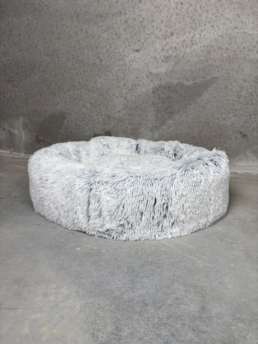 CBK Luxury donut bed with zipper and removable cover frozen white