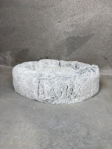 CBK Luxury donut bed with zipper and removable cover frozen white